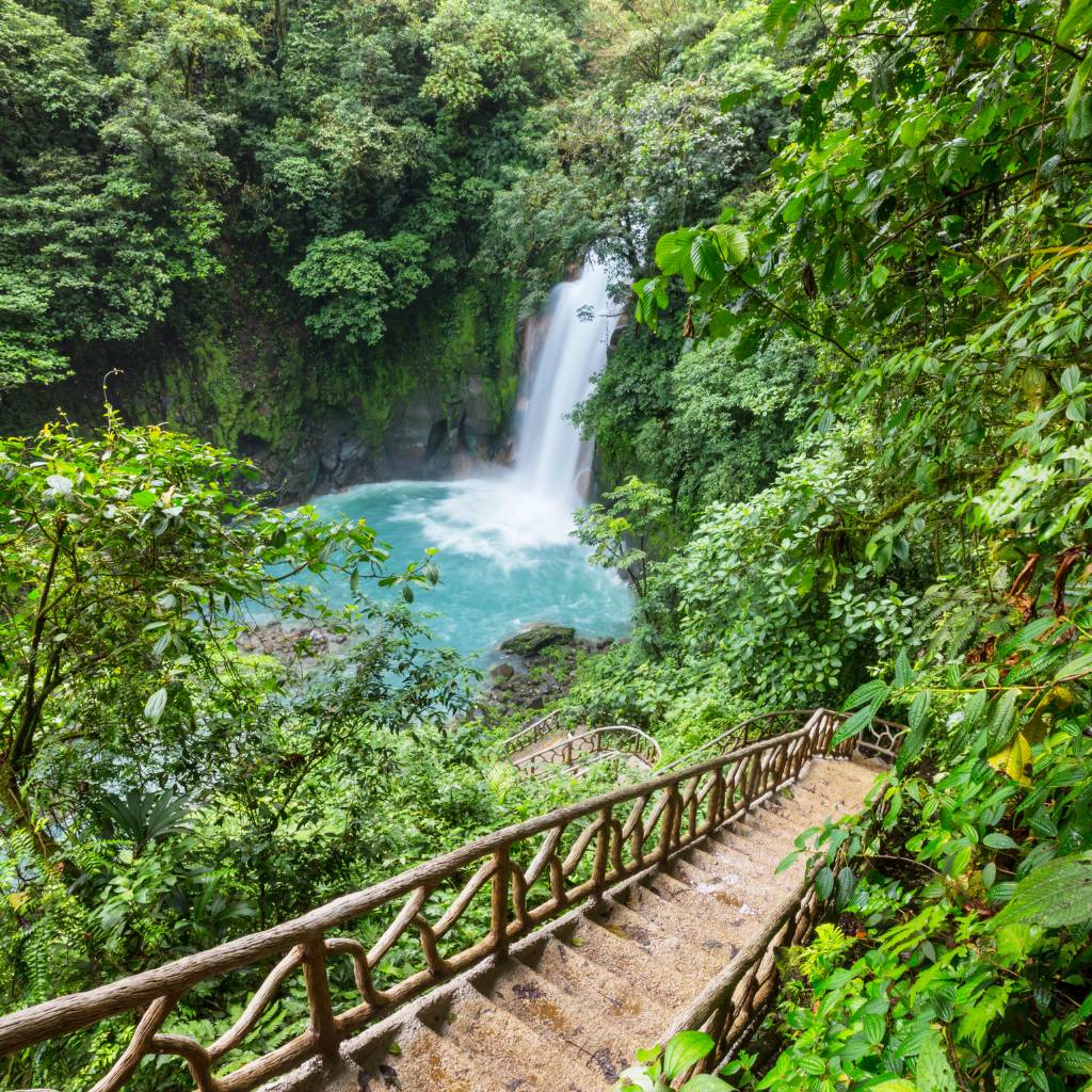 Luna de miel en Costa Rica: naturaleza y aventura para recién casados