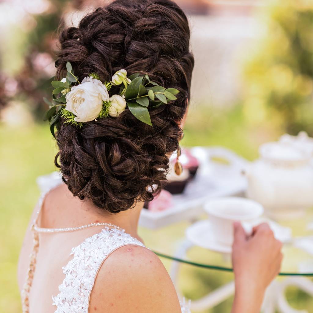 pelo floral de novia para boda